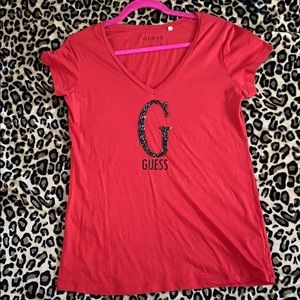 Low V neck Guess logo t shirt ❤️😍